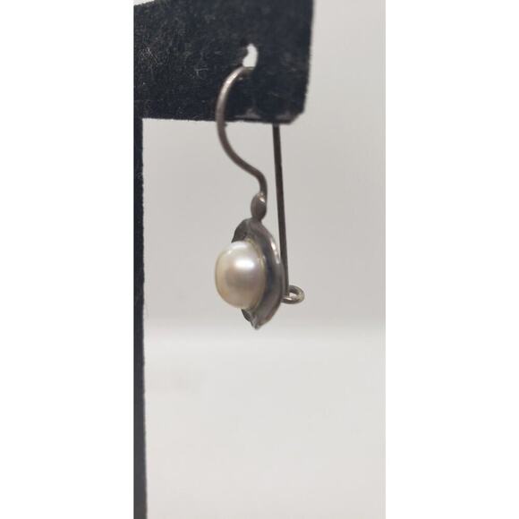 Vintage Earrings Sterling Silver 925 Israel Cultured Pearl Hand Hammered Long - Picture 4 of 8